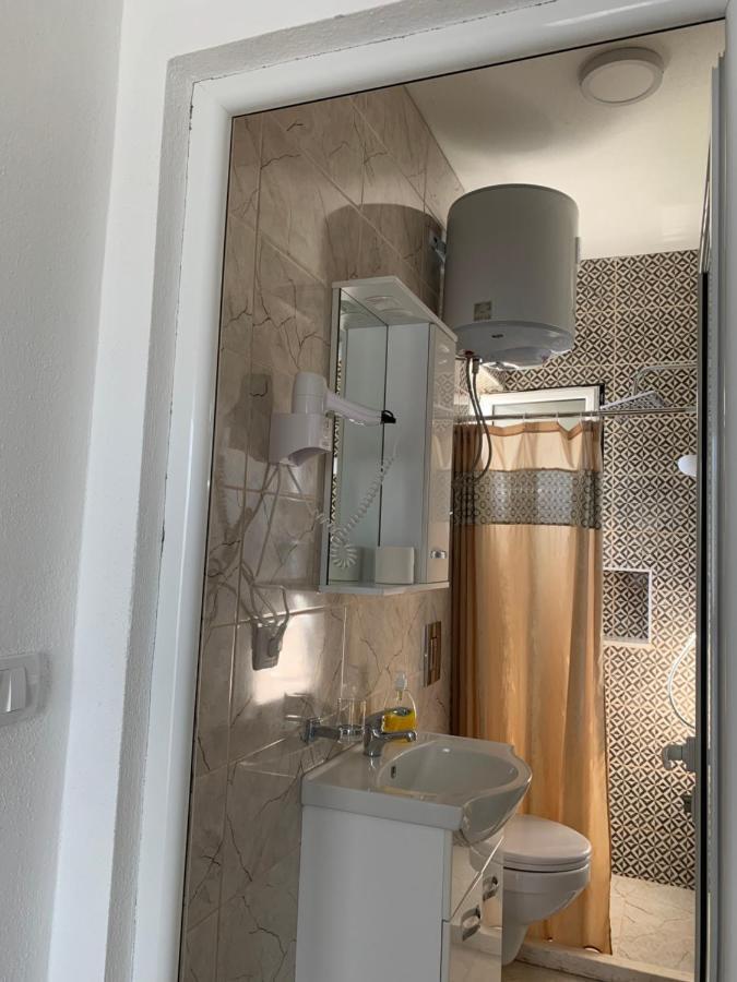 Apartmens Xhenis Lux Ulcinj Esterno foto
