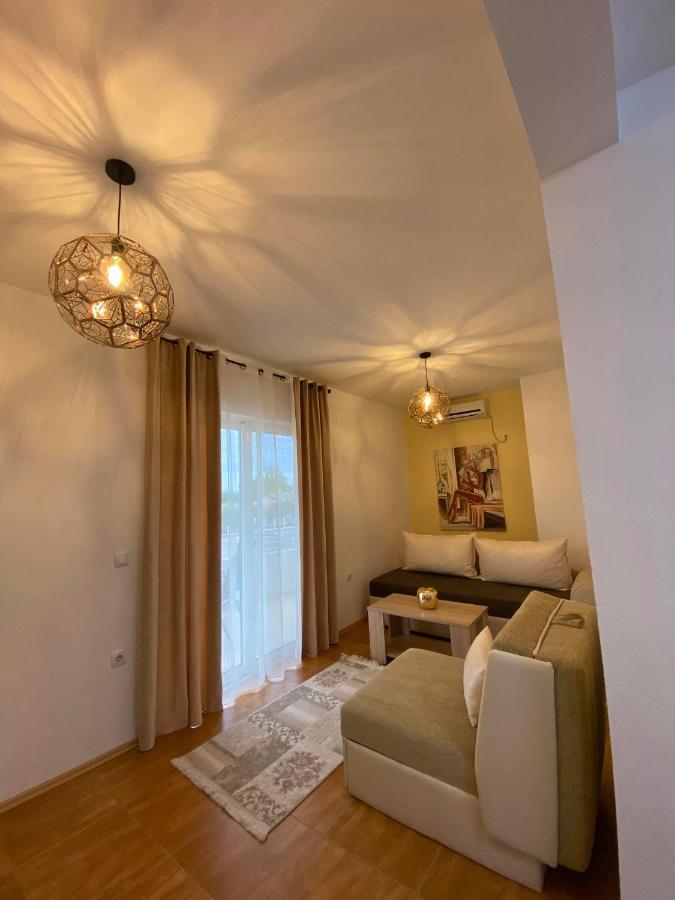 Apartmens Xhenis Lux Ulcinj Esterno foto