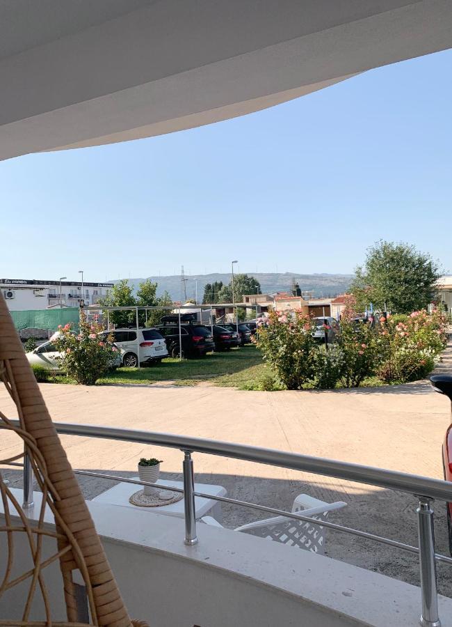 Apartmens Xhenis Lux Ulcinj Esterno foto