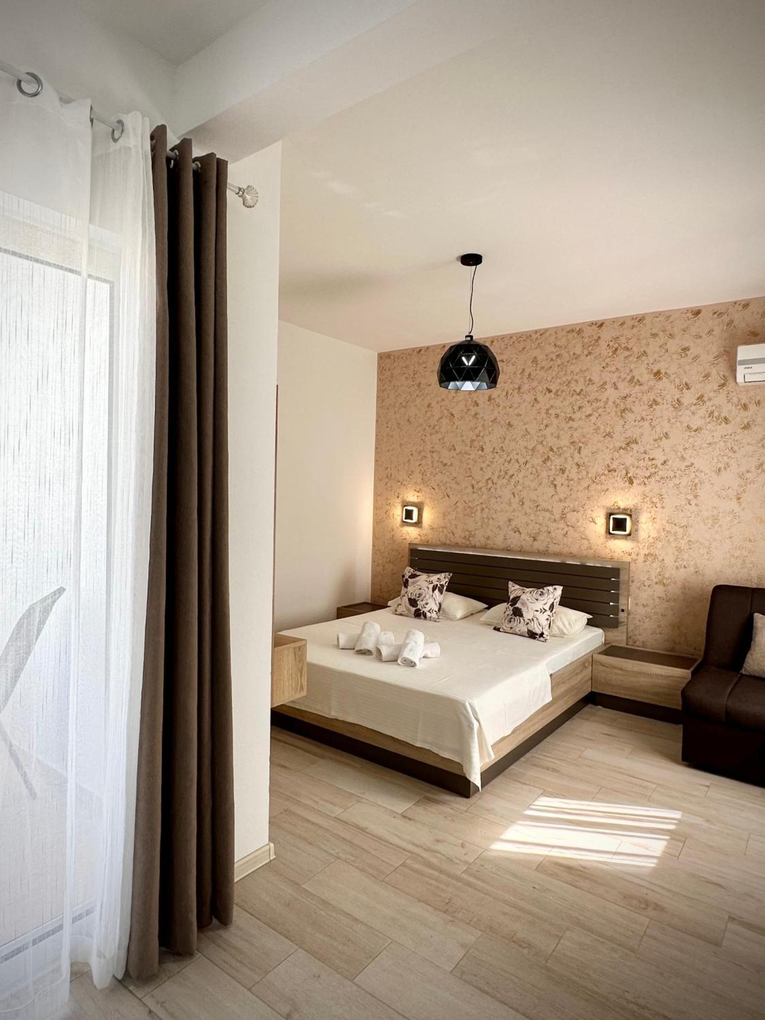 Apartmens Xhenis Lux Ulcinj Esterno foto