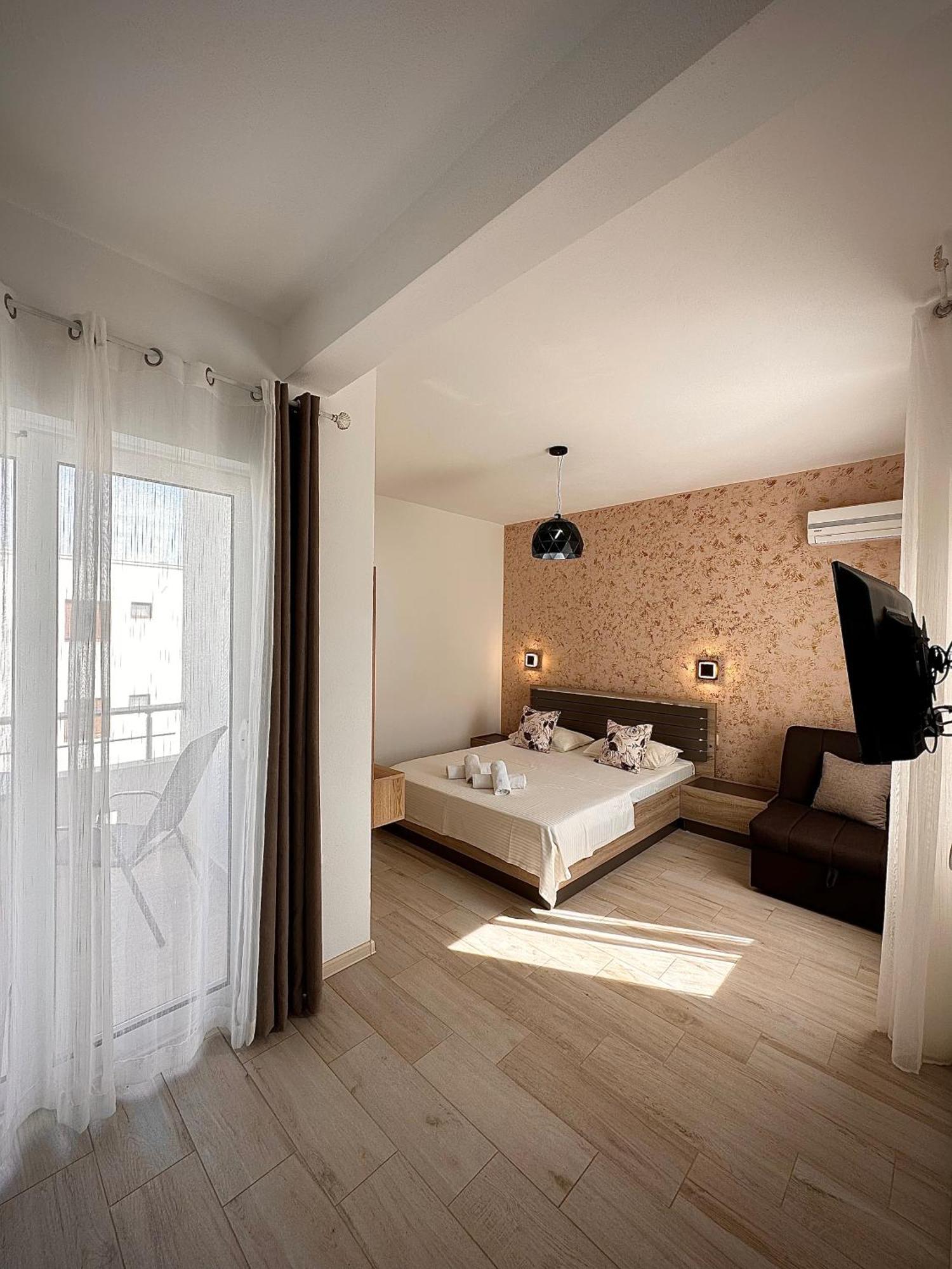 Apartmens Xhenis Lux Ulcinj Esterno foto