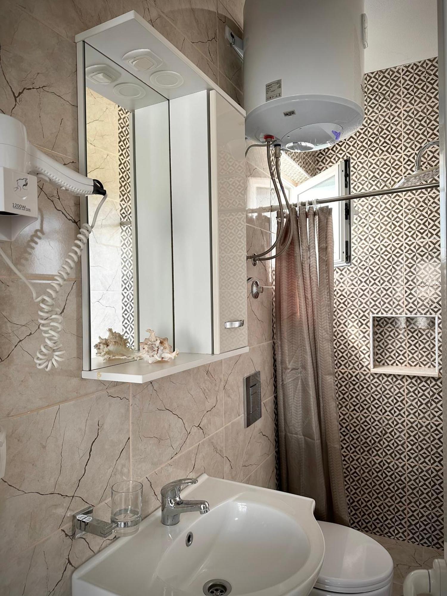 Apartmens Xhenis Lux Ulcinj Esterno foto