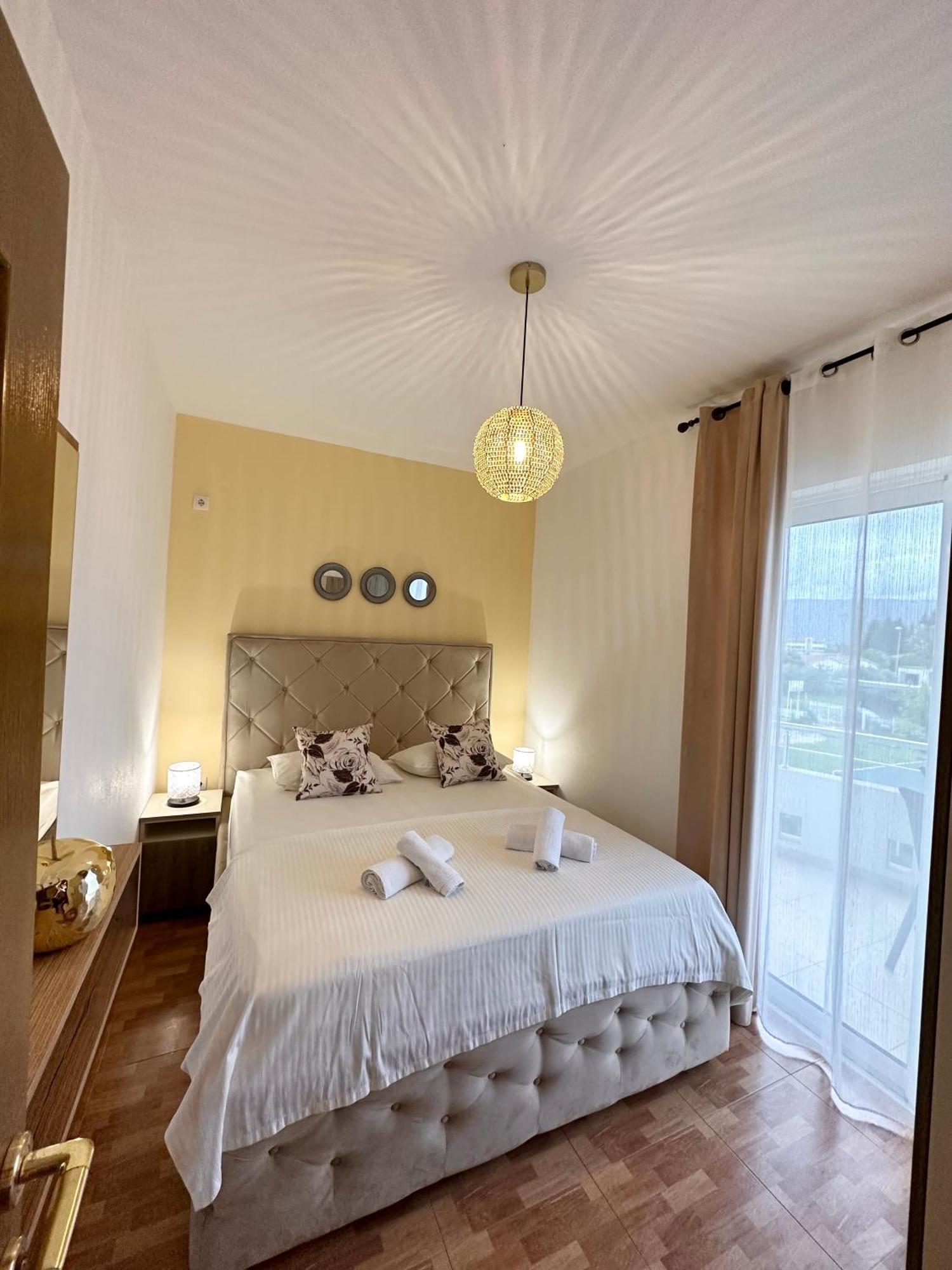 Apartmens Xhenis Lux Ulcinj Esterno foto