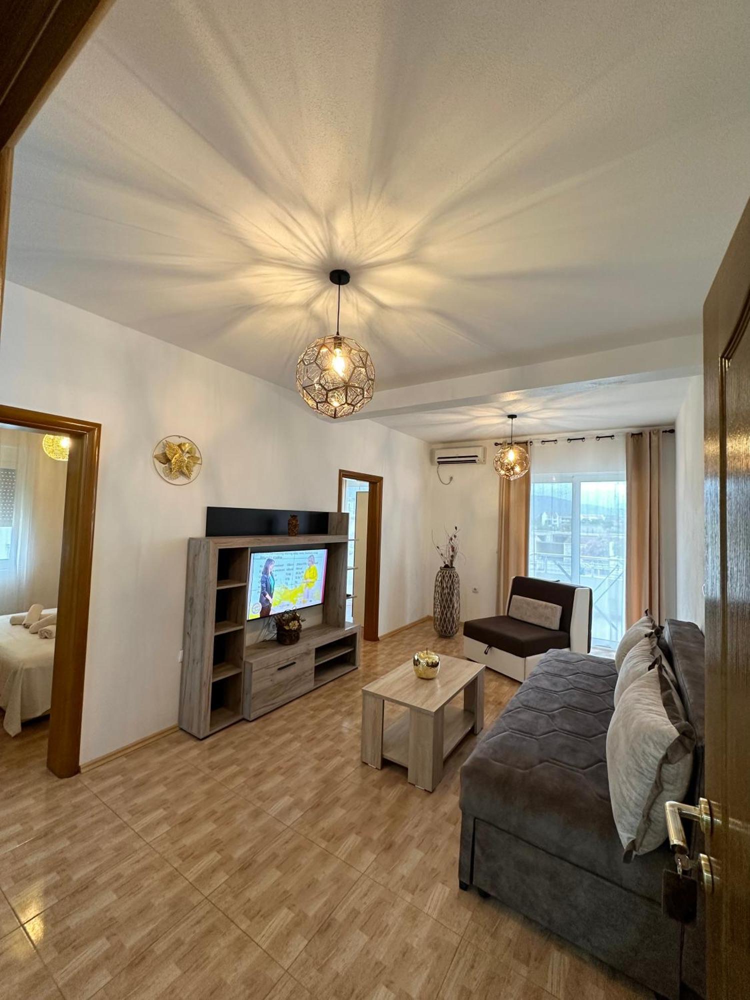 Apartmens Xhenis Lux Ulcinj Esterno foto