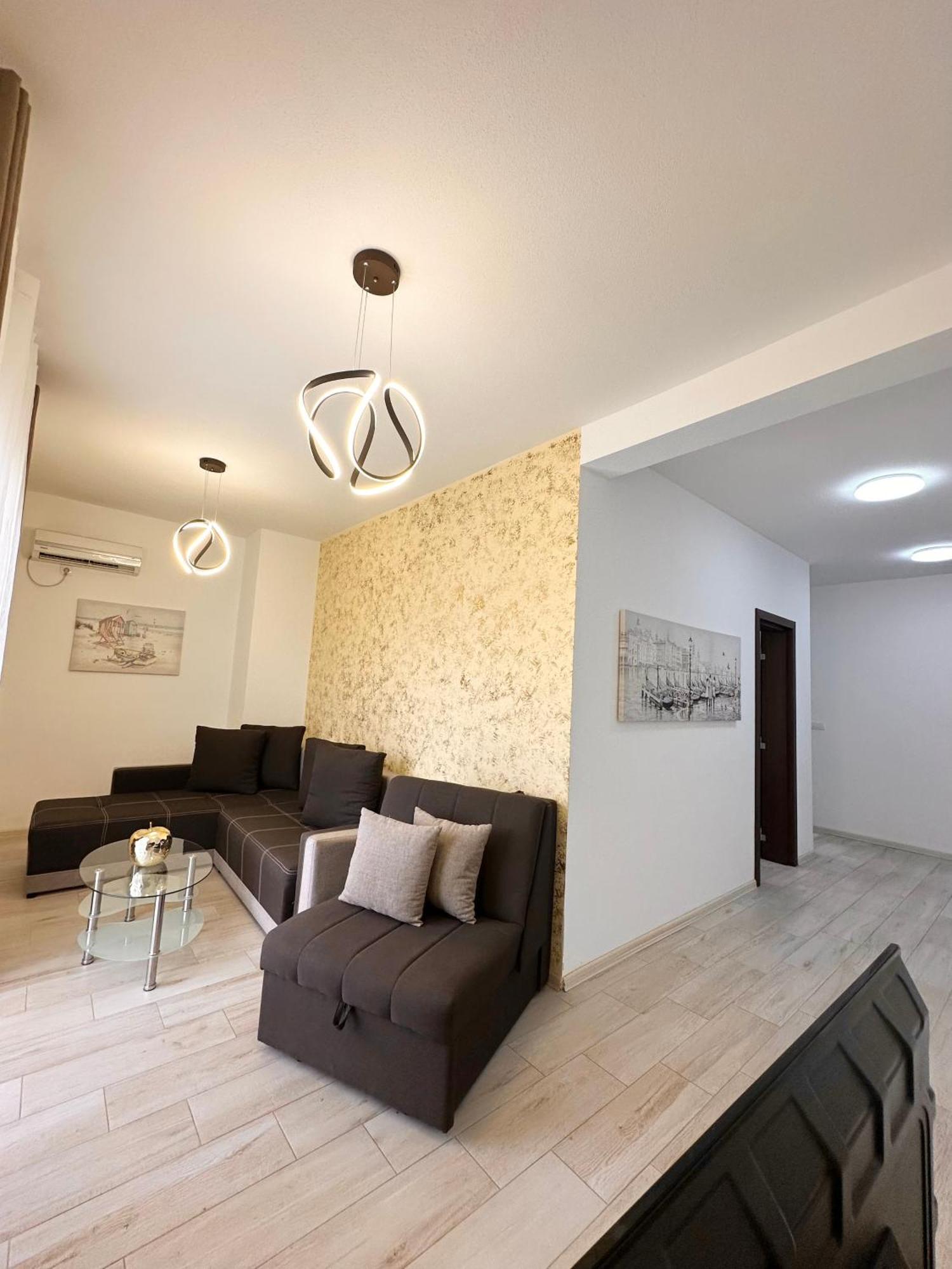 Apartmens Xhenis Lux Ulcinj Esterno foto