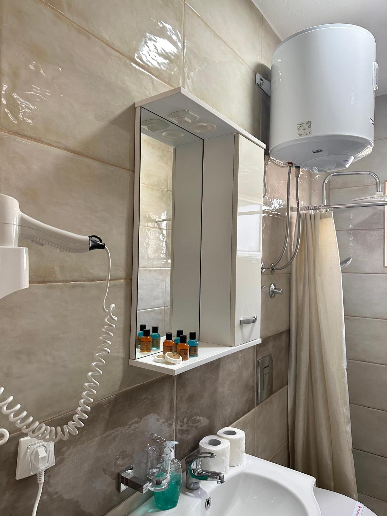 Apartmens Xhenis Lux Ulcinj Esterno foto