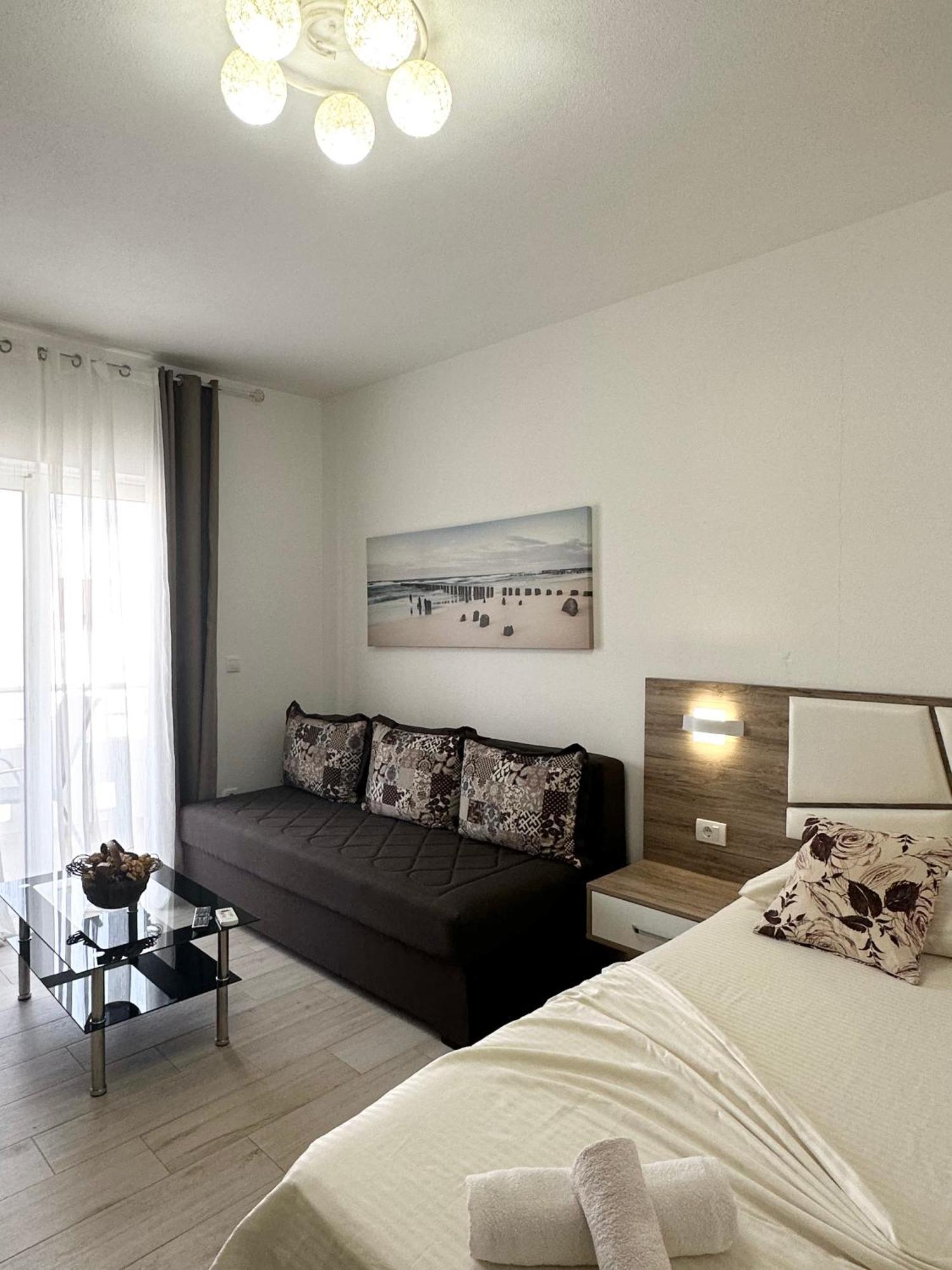 Apartmens Xhenis Lux Ulcinj Esterno foto