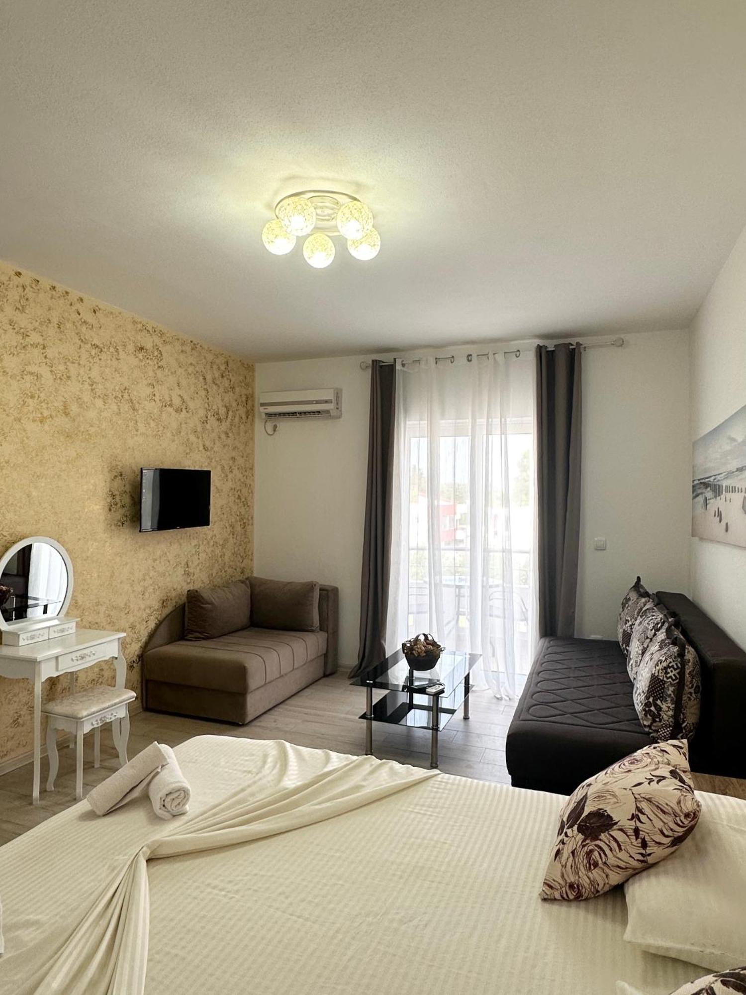Apartmens Xhenis Lux Ulcinj Esterno foto