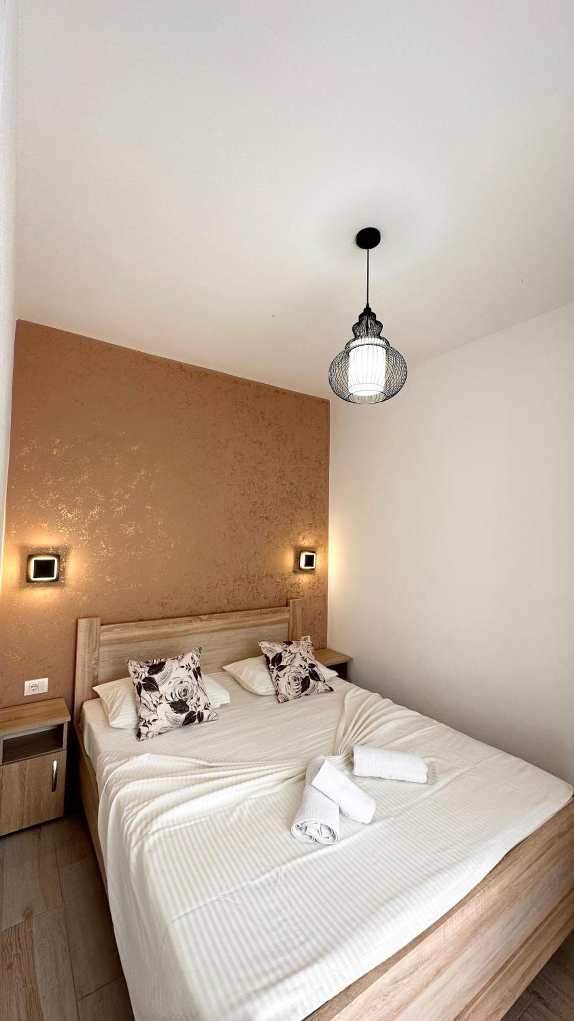 Apartmens Xhenis Lux Ulcinj Esterno foto