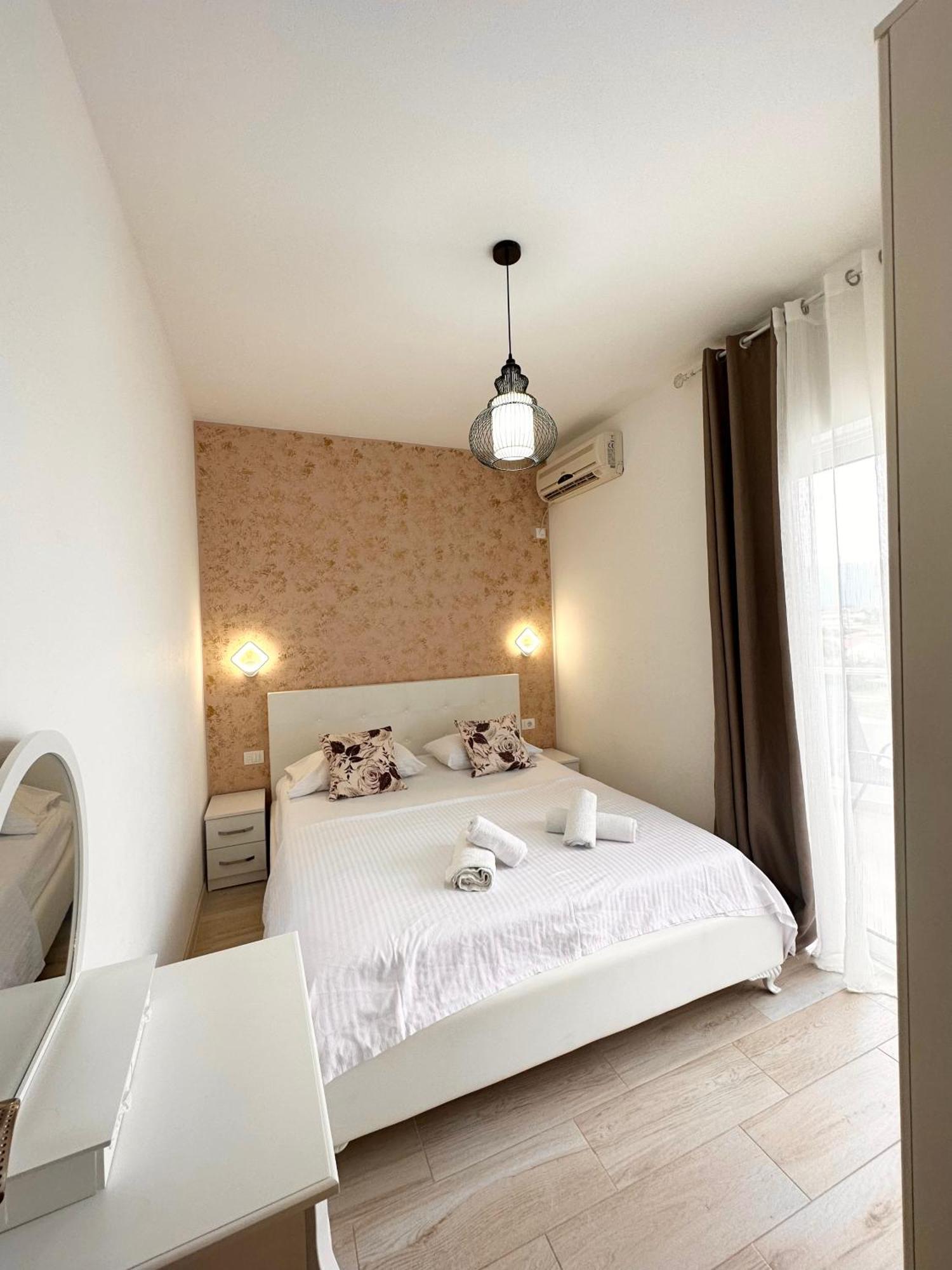 Apartmens Xhenis Lux Ulcinj Esterno foto